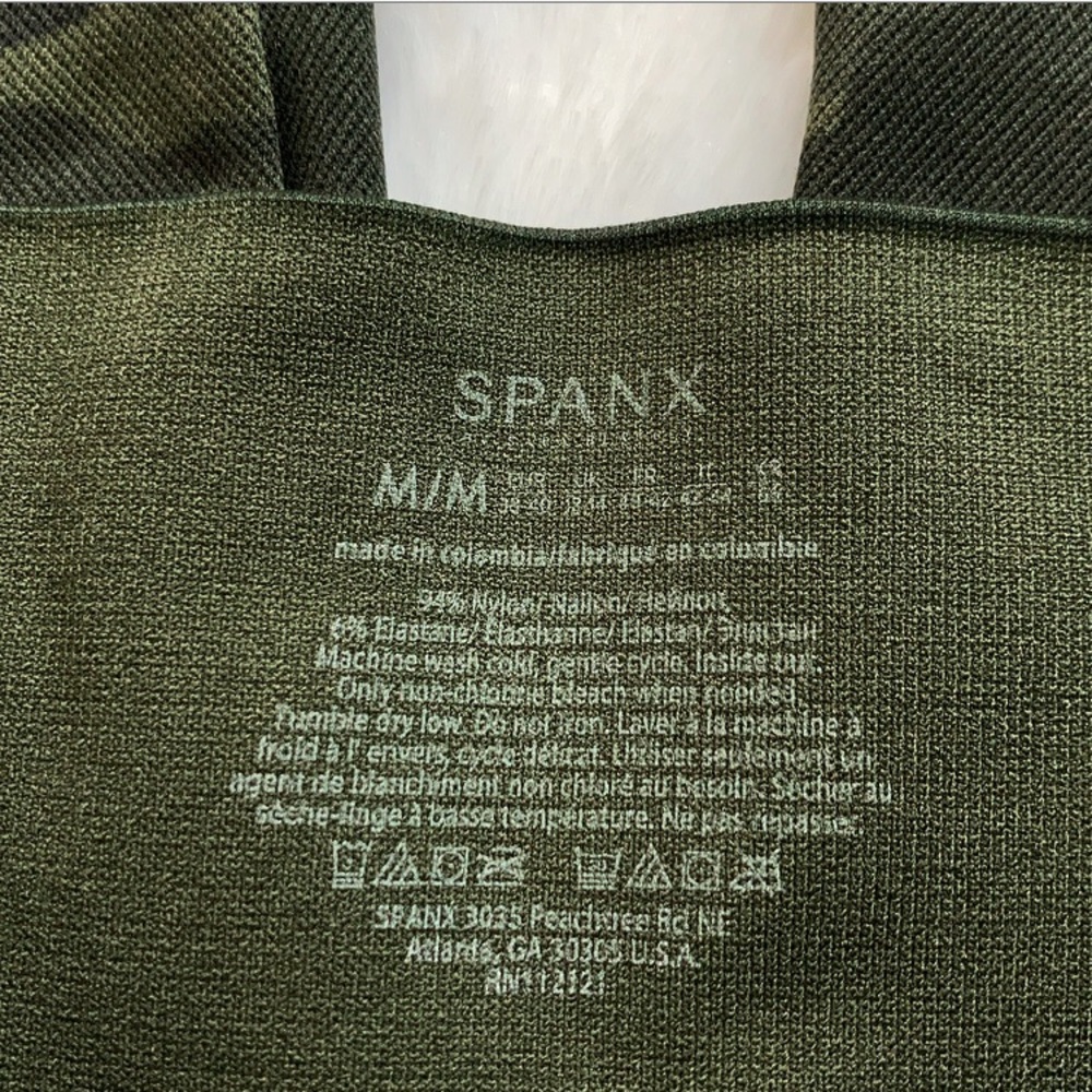 Like New SPANX Look At Me Now Seamless Leggings - Picture 6 of 6